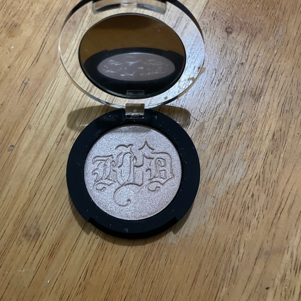 Kay Von D blush with 2 colors